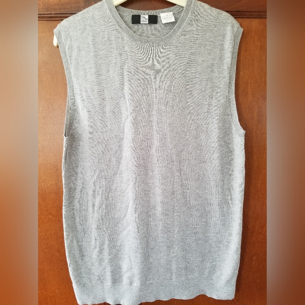 Saks Fifth Avenue sleeveless tank top